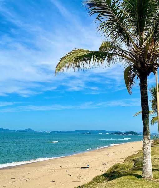 Apartamento Praia Do Tabuleiro Barra Velha  Bagian luar foto
